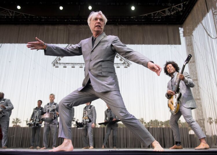 David Byrne, The Queen & I, Ellie Holcomb lançam novos álbuns