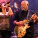 David Gilmour visualiza uma nova apresentação de seu filme de concerto