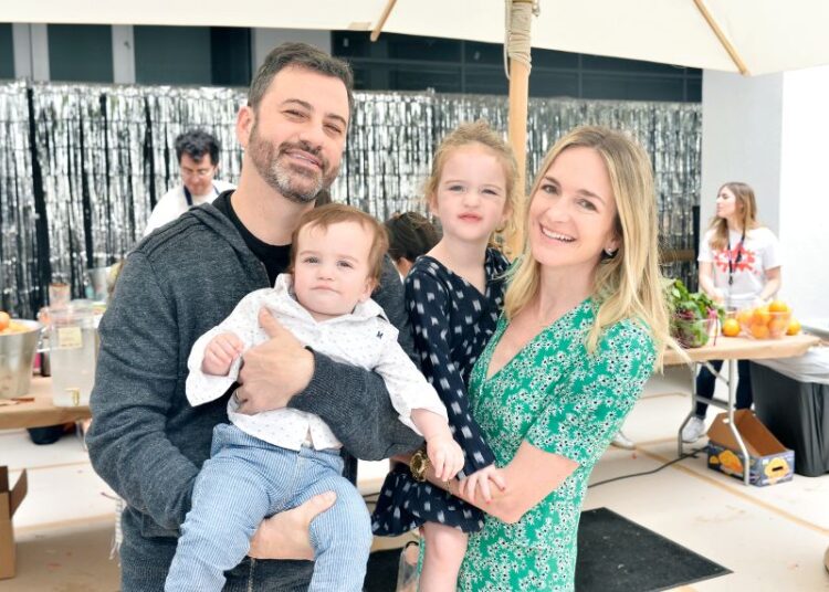 De 'The Man Show' ao amado anfitrião noturno, Jimmy Kimmel é pego em uma tempestade de fogo