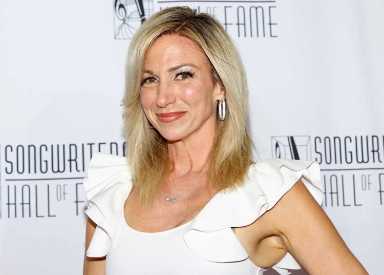 Debbie Gibson ostentou 'o orçamento mais alto de roupas [Playboy] Já teve para uma sessão de fotos nu '(exclusiva)