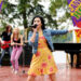 Demi Lovato está em sua 'Era do Produtor' no set de 'Camp Rock 3', enquanto os fãs imploram para reprisar o papel de Mitchie