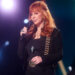 Depois de décadas separadas, essas estrelas de 2 'táxi' estão se reunindo graças a Reba McEntire