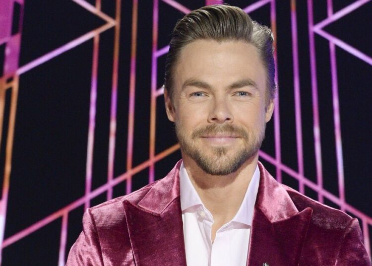 Derek Hough provoca DWTs Return for Tom Begeron com comentários enigmáticos - Celebrity News - Entretenimento