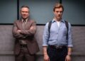 Christian Slater (Harry Morgan) e Patrick Gibson (Dexter Morgan) em "Dexter: pecado original."