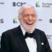 Dick Van Dyke, 99 anos, flexiona seus músculos enquanto ele trabalha na academia - notícias de celebridades - entretenimento