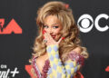 Doja Cat realmente comeu batom nos VMAs de 2025 MTV?