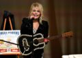 Dolly Parton adia os shows de Las Vegas, cita 'desafios de saúde'