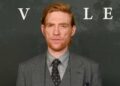 Domhnall Gleeson estrela o spinoff do escritório, o jornal