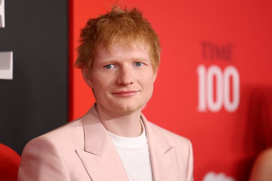 Ed Sheeran planeja deixar o Reino Unido e mover sua família para o exterior