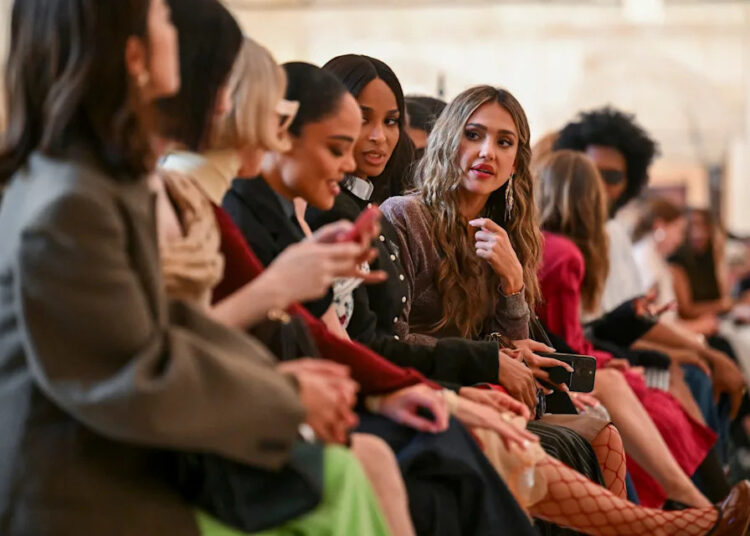 Elenco de 'Love Island', Glorilla, mais estrelas saem em Luar, Tory Burch, Shows de moda de treinador
