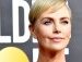 Charlize Theron sempre sabe como parecer perfeito para qualquer ocasião