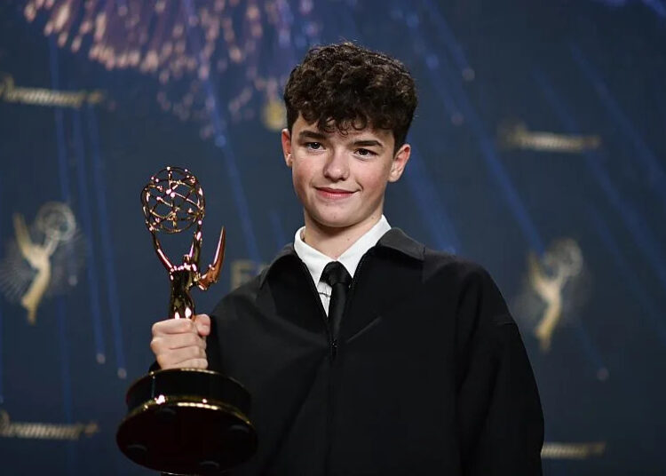 Emmys 2025: 'Adolescência', 'The Pitt' e 'The Studio' ganham grande