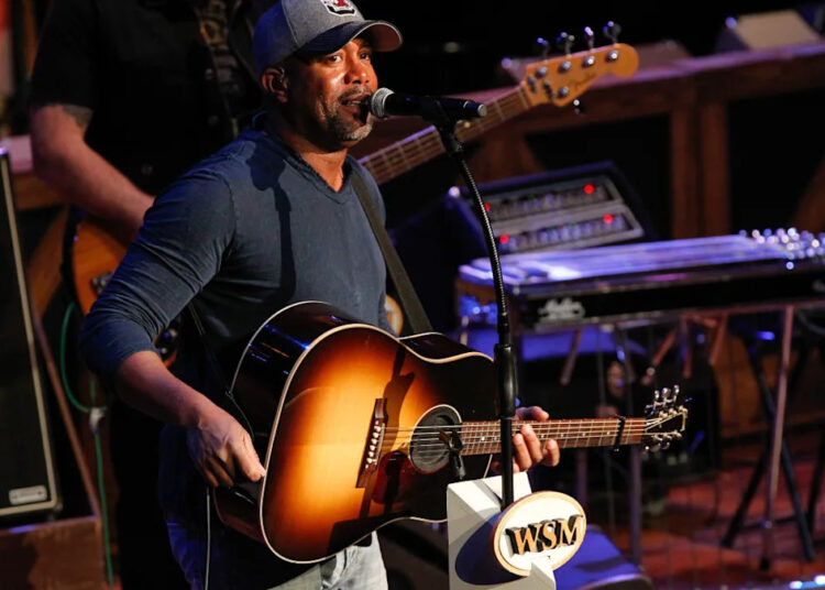 Estrelas de música country fazem história com Grand Ole Opry Performance
