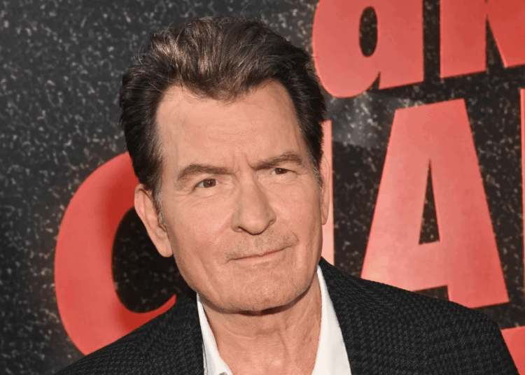 Fatos de Charlie Sheen O mundo deveria ter conhecido mais cedo.