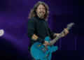 Foo Fighters retorna ao palco pela primeira vez em um ano com um show íntimo de última hora na Califórnia