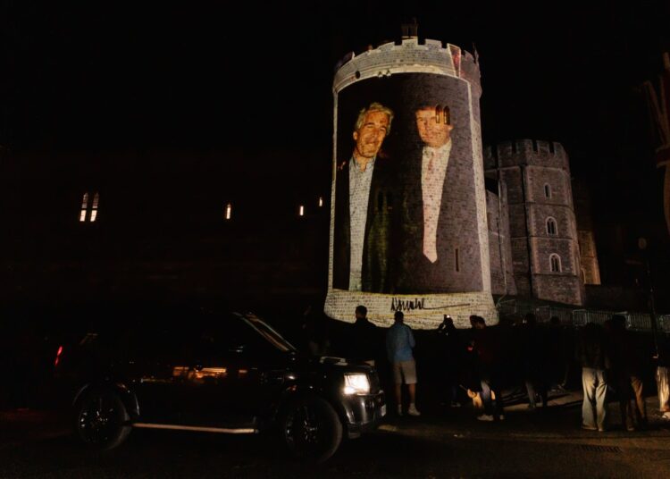 Fotos de Trump e Epstein projetadas no castelo de Windsor