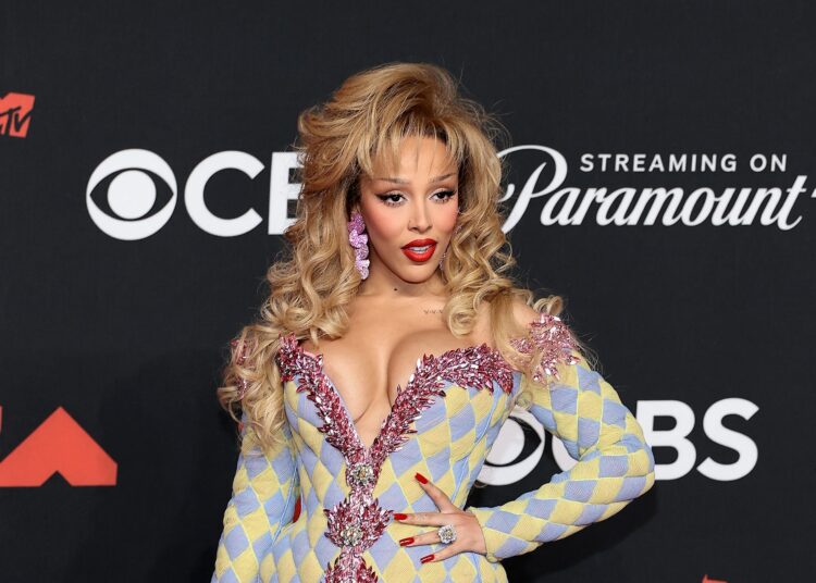 Fotos de celebridades no VMAs - Hollywood Life