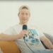 Glen Powell admite que se afastou da foto com a estrela 'cancelada recentemente'