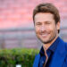 Glen Powell se lembra de recusar a foto com a celebridade 'cancelada recentemente'