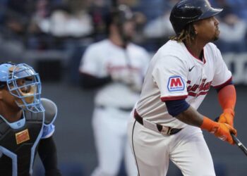 Guardiões venceram a realeza | Mlb
