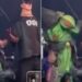 Gwar criticou por matar efígies de almíscar e Trump no palco