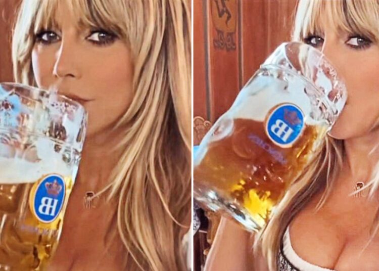 Heidi Klum inicia a Oktoberfest com uma cerveja de grandes dimensões e um festival em sua homenagem - a revista Star