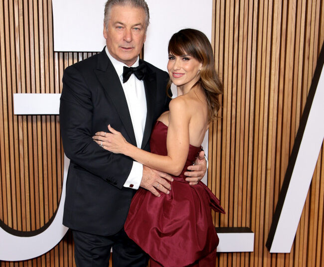Hilaria Baldwin revela a reação do marido Alec a ela se juntar a dançar com as estrelas