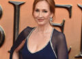 JK Rowling lança ataque de bolhas à Emma Watson 'ignorante' em Trans Issues Row