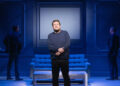 James Corden entrega uma masterclass de comédia em nova peça