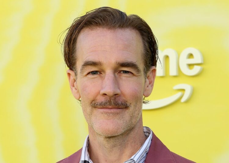 James van der Beek faz surpresa 'Dawson's Creek' Reunion Aparence