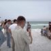 Jana Duggar compartilha destaques de férias de 40 pessoas na praia