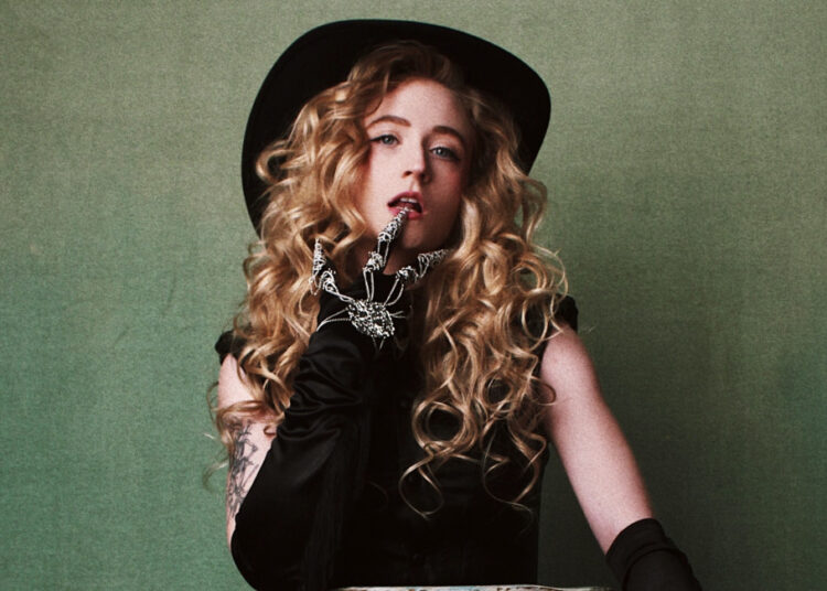 Janet Devlin está vivendo o sonho da música country