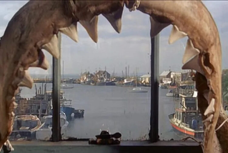 Jaws Rerelease vence dois novos filmes nas bilheterias e cinemas precisam tomar nota