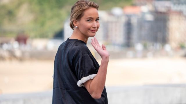 Jennifer Lawrence atrai reações mistas para o capa dramático