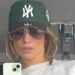 Jennifer Lopez vistou vestindo top de colheita com o filho de Ben Affleck