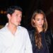 Jessica Alba e Danny Ramirez viu de mãos dadas em Nova York