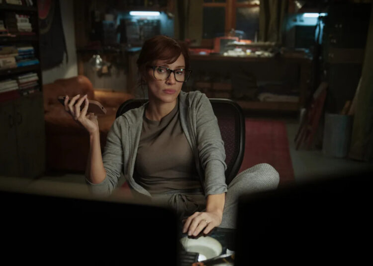 Jessica Chastain diz que "não está alinhada" com a decisão da Apple de adiar "o savant"