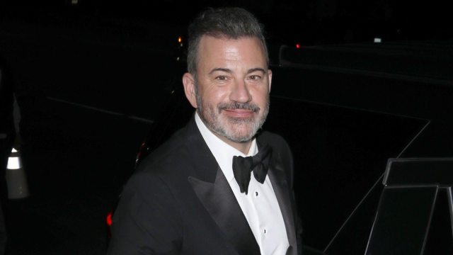 Jimmy Kimmel 'absolutamente lívido' com suspensão ABC, equipe chocada