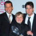 Jon Cryer revela como o salário de dois e meio homens e meio em comparação com o salário 'surpreendente' de Charlie Sheen