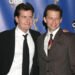 Jon Cryer revela como seu salário de dois e meio homens e meio em comparação com o salário 'surpreendente' de Charlie Sheen - revista Globe