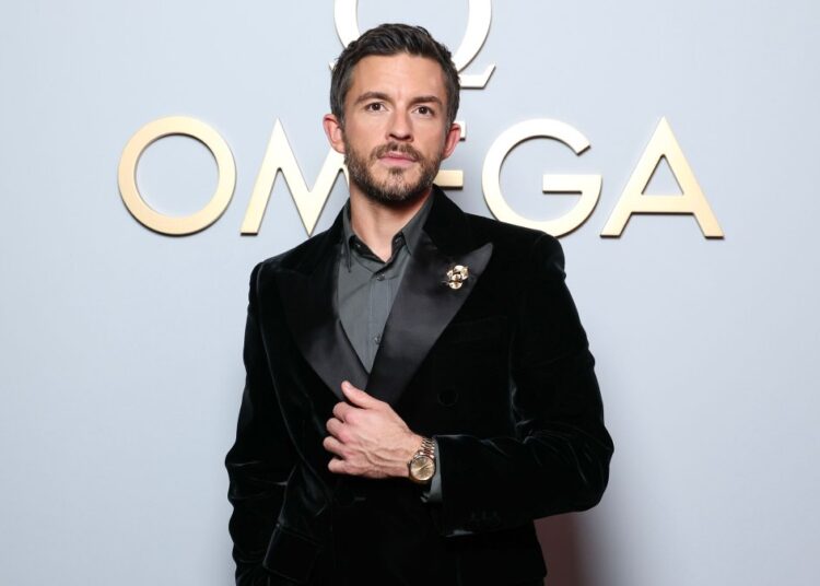 Jonathan Bailey anuncia Break da atuação - NBC Nova York