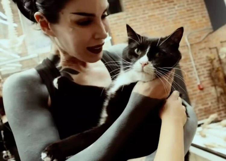 Kat von D mostrou sua tinta elaborada para os fãs em um post de mídia social no mês passado (Instagram/@thekatvond)