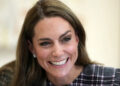 Kate Middleton abandona o Protocolo Real em Tiara-Belished Cowboy Hat para a final da Copa do Mundo de Rugby da Inglaterra