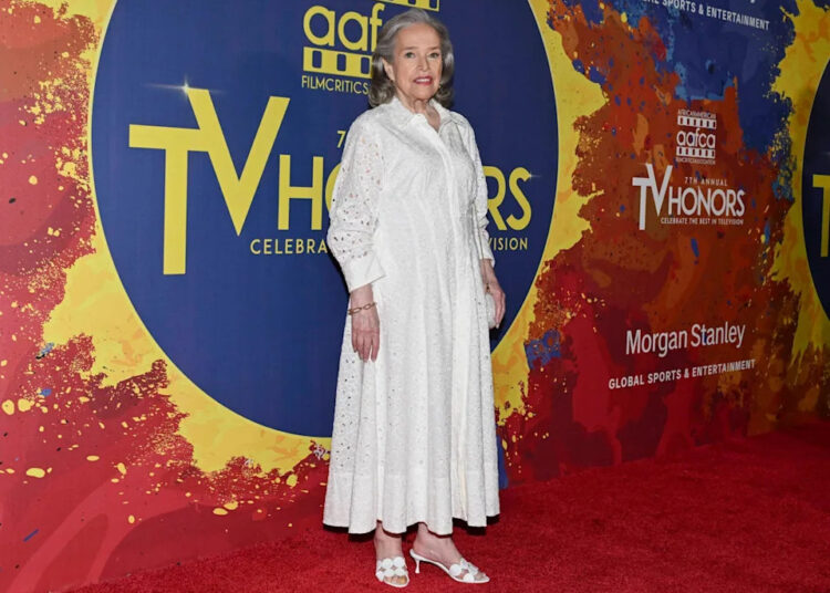 Kathy Bates explode os críticos de sua perda de peso de 100 libras, insiste que Ozempic só a ajudou a perder '15 a 20 '