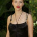 Katie Couric elogia o adolescente 'equilibrado' Scarlett Johansson em 1998 entrevista