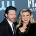 Kelly Clarkson quebra o silêncio da mídia social após a morte do ex Brandon Blackstock - Revista Star