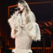 Kelly Clarkson retorna online após a morte do ex-marido