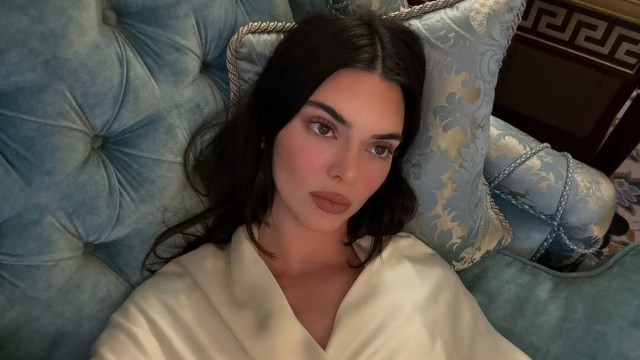 Kendall Jenner's Walk In Sheer Dress tem fãs dizendo que ela é um 'anjo'
