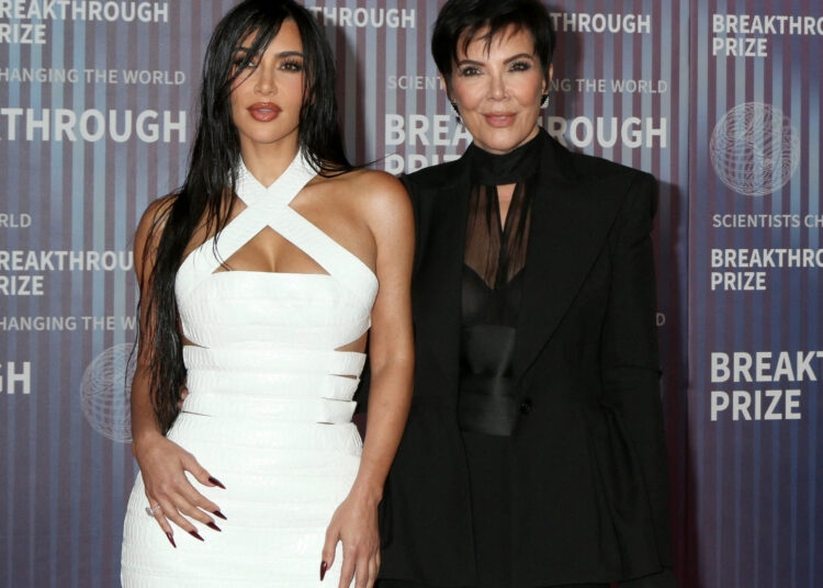 Kim Kardashian acha que é a 'hora de voltar' no programa de TV, causando um 'pesadelo' para Kris Jenner - Globe Magazine