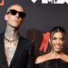 Kourtney Kardashian, Travis Barker visto em Salem, Massachusetts - NBC Boston